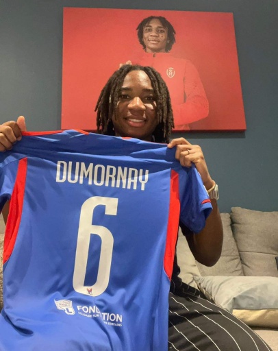 Haïti : Dumornay offre 3 maillots de l’OL à vous fans haïtiens, voici les conditions pour être un (e) gagnant (e) !